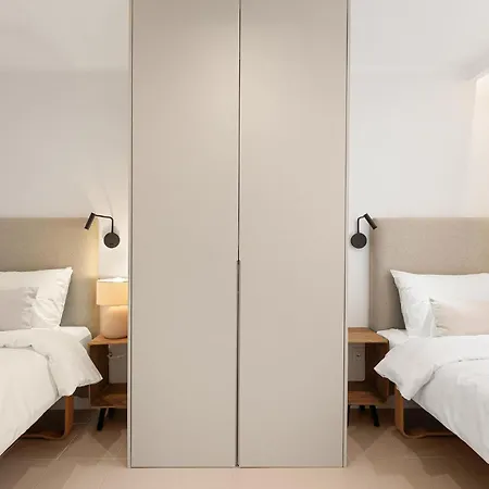 2 Private Terraces 10 Min Puerto Banus Pool