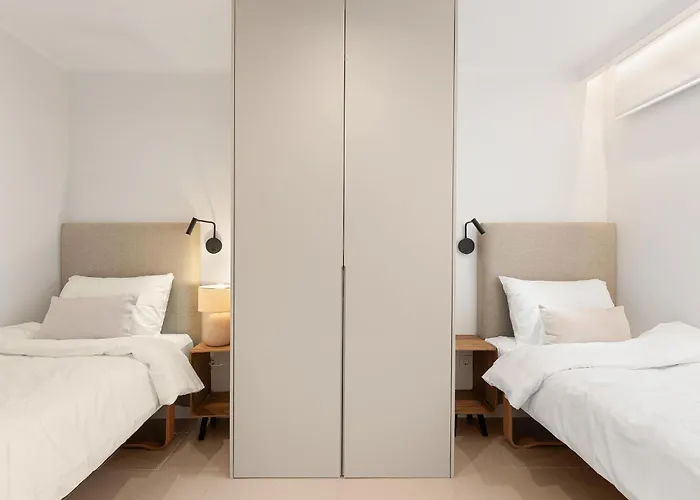 2 Private Terraces 10 Min Puerto Banus Pool